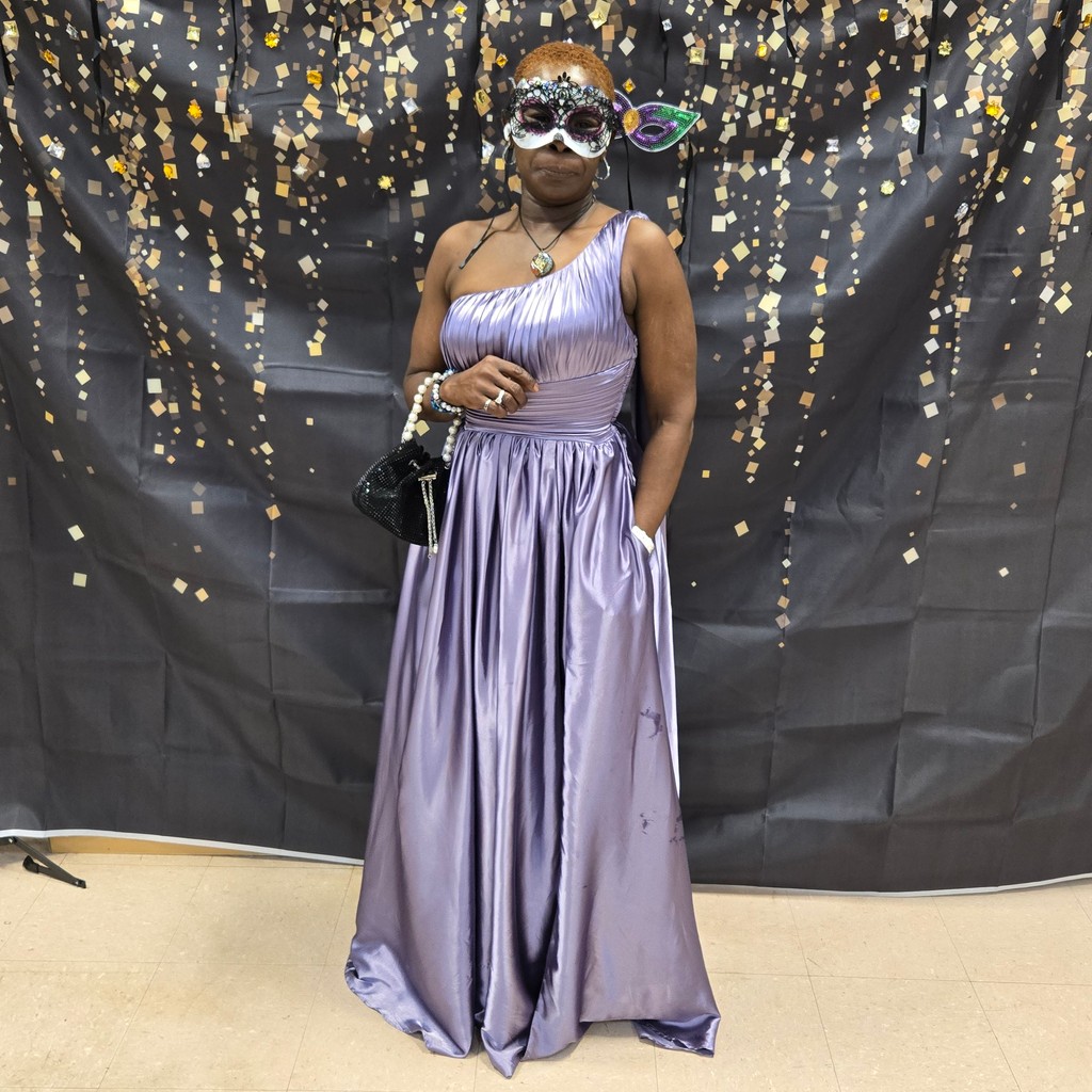 Faery_ball's tweet image. 💜 SOLD!! 💜 This gorgeous purple gown hit the red carpet on its next grand adventure—a masquerade ball! 🎭✨ Rich, regal, and full of mystery, perfect for a night of elegance and enchantment. 💫👗
#MasqueradeMagic #PurplePerfection #GownGoals #TreasuresMarketMS #DressedToEnchant