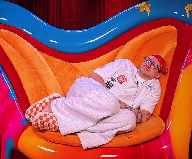 THE NIGHT                    THE MORNING
OUT                                                  AFTER

#cbbuk