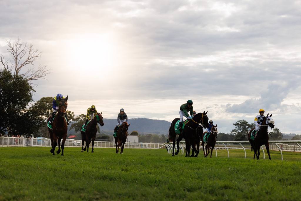 Beaudesert Race Club tweet media