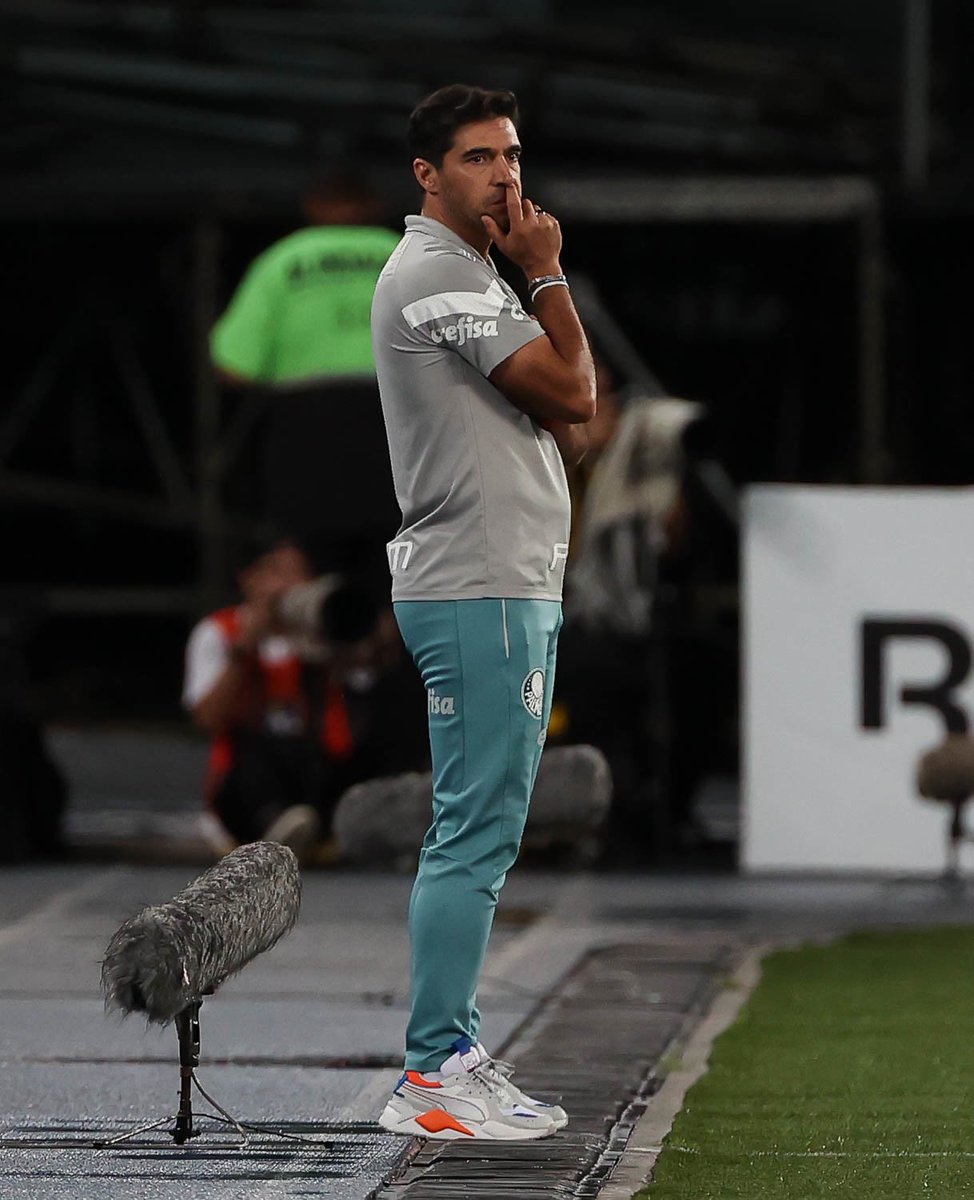 Noite de Copa tweet media