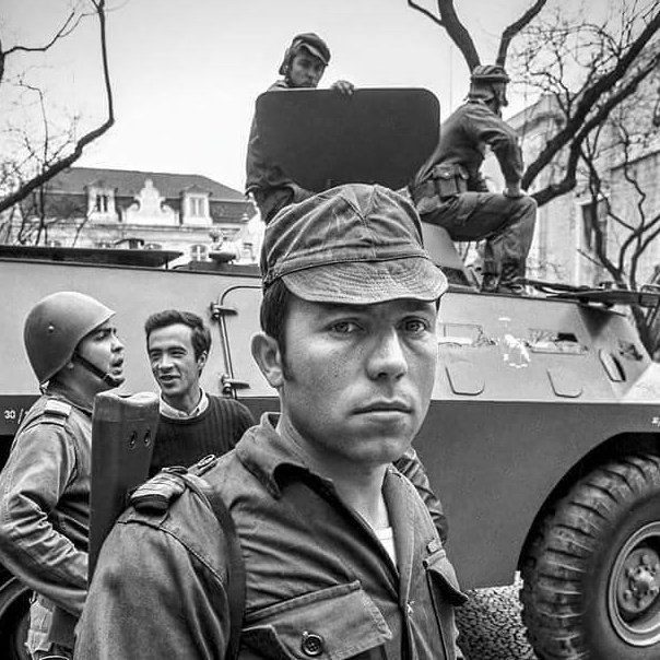 Viva o 25 de Abril! Viva a Liberdade! Obrigado Capitão!