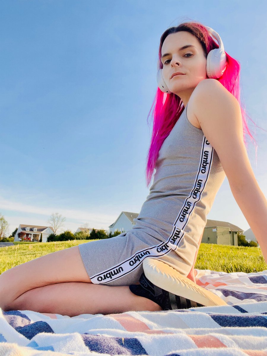 afaw95's tweet photo. Got some fresh air #girls #spring #OOTD #selfie https://t.co/FR0DTWWC0s