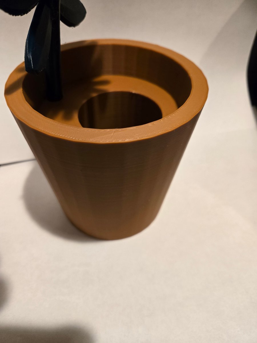 PhelpsIncDotNet's tweet image. In today&apos;s video we printed the first part of our Flower Pot Pencil Holder. It took a staggering 5 and 1/2 hours. to print! Check out the video here - youtube.com/shorts/BSCLLuO…. @phelpsinc on @YouTube #3ddesign #3dmodeling