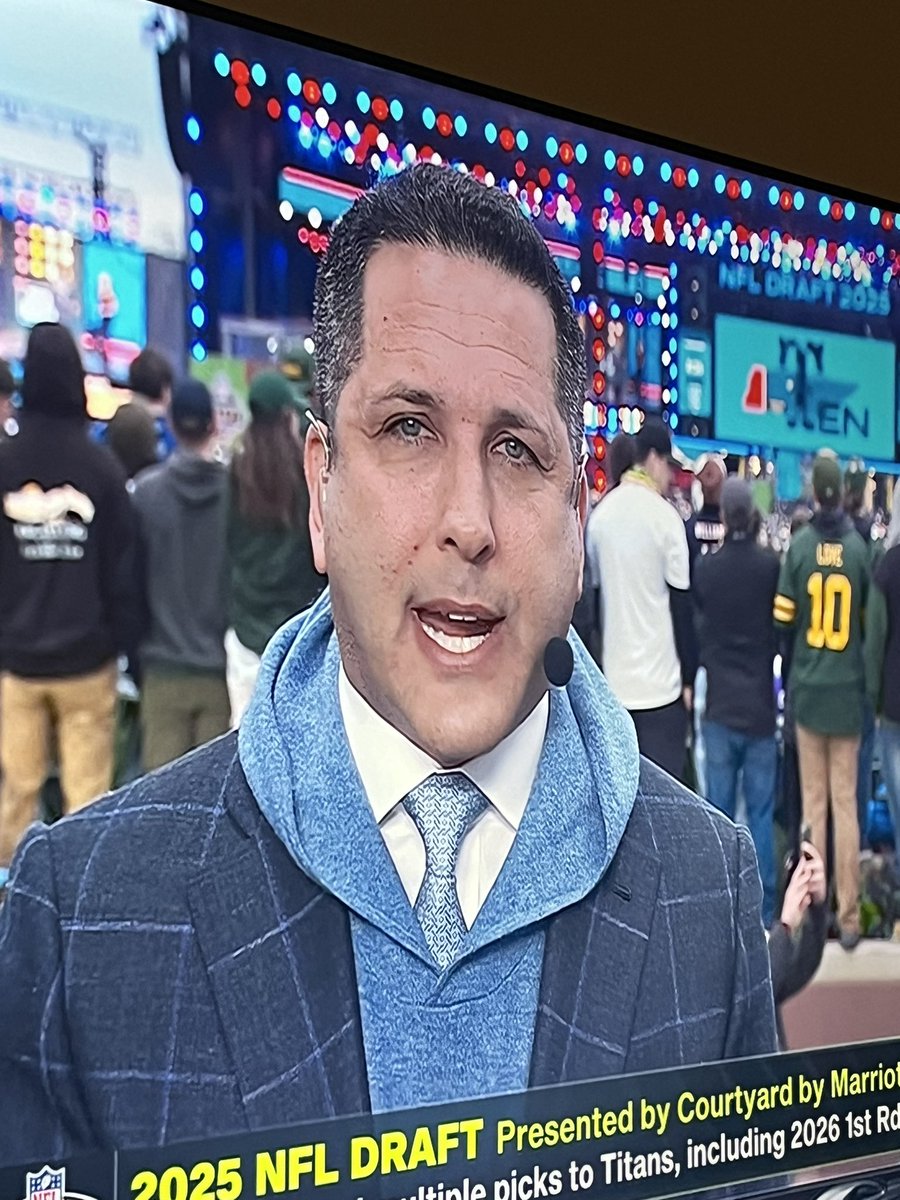 Why Shefty got that uncircumcised collar on? #lank