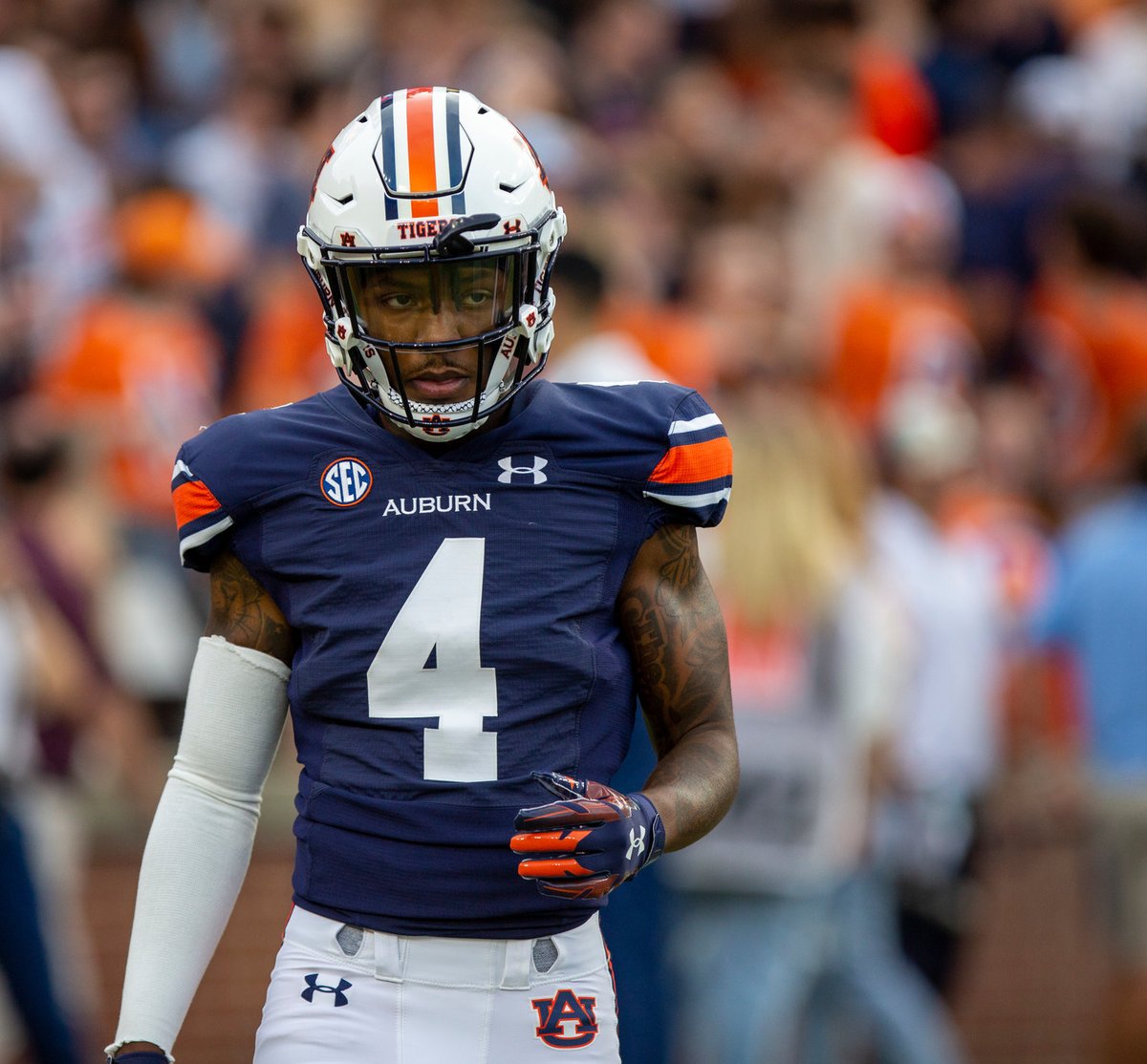 Calvin_Thomas08's tweet image. Had a great conversation with @CoachDurkin im Blessed to receive an offer to @AuburnFootball!!! @MikeRoach247 @rashadbobino44 @Coach_Ware @WRAB50 @CyRanchFB @247Hudson @GregBiggins @adamgorney @ChadSimmons_ @CraigHaubert @mtorressports @BrandonHuffman