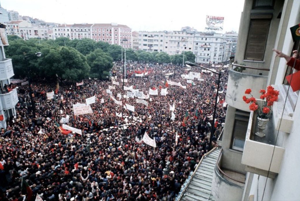 O 25 de Abril lembra-nos que a liberdade nunca é garantida. É conquistada, cuidada e vivida todos os dias.