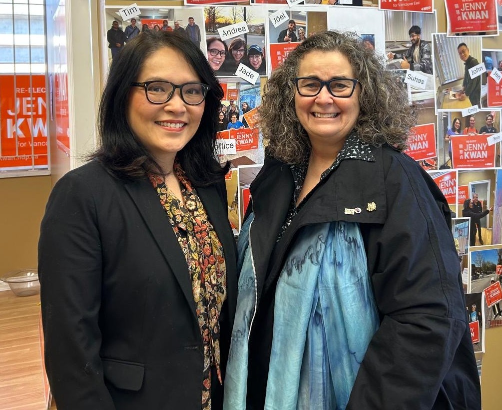 fcfacanada's tweet photo. En cette dernière semaine de campagne, nous avons fait un tour dans l'Ouest pour rencontrer des candidat.e.s et leur parler des priorités de la #frcan! Merci à @JennyKwanBC (Vancouver East) et à @GinetteLavack (St-Boniface-St-Vital, Manitoba) pour d'excellentes discussions! https://t.co/bbJoIG2fhF