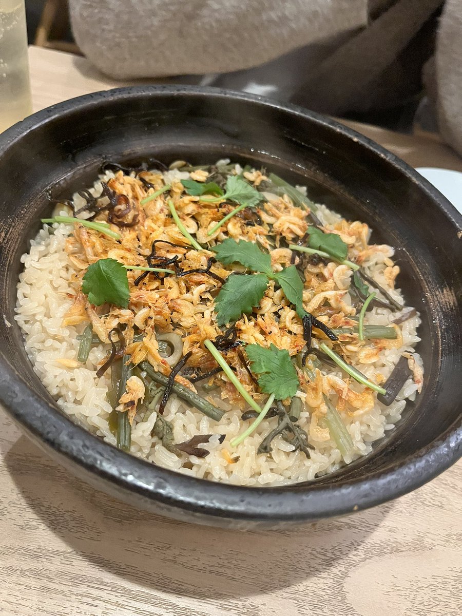 exceed_m_m's tweet photo. 昨日は美味しいものたくさん
食べて元気いっぱいです🙋‍♀️💓

本日は１ヶ月ぶりの出勤ですっ！
事前予約ありがとうございます🌸🌸

18時半〜20時
23時〜🈳ありますので
会いにきてくださると嬉しいです🤲💕 https://t.co/PfIyPI7dkI