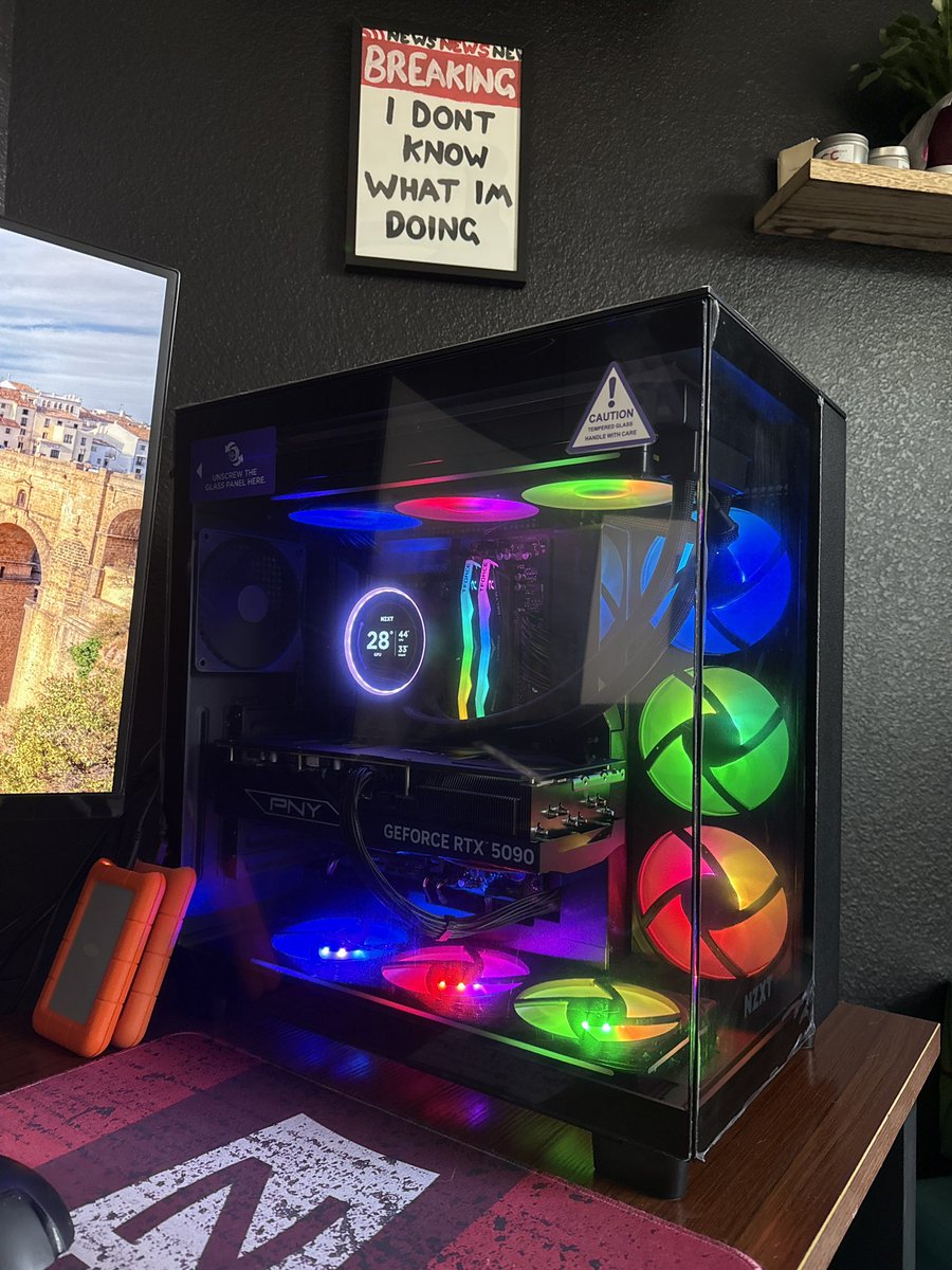 New desk to be delivered tomorrow. <a href="/NZXT/">NZXT</a> PC arrived today and it’s an absolute BEAUT! Major office update tomorrow 🤓