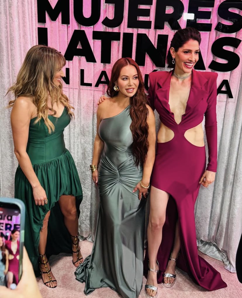 HaAshNotas's tweet photo. Ha*Ash y Chiquis Rivera en los Billboard.

HAASH X BILLBOARD
HAASH INQUEBRANTABLE https://t.co/bHizqLVZen