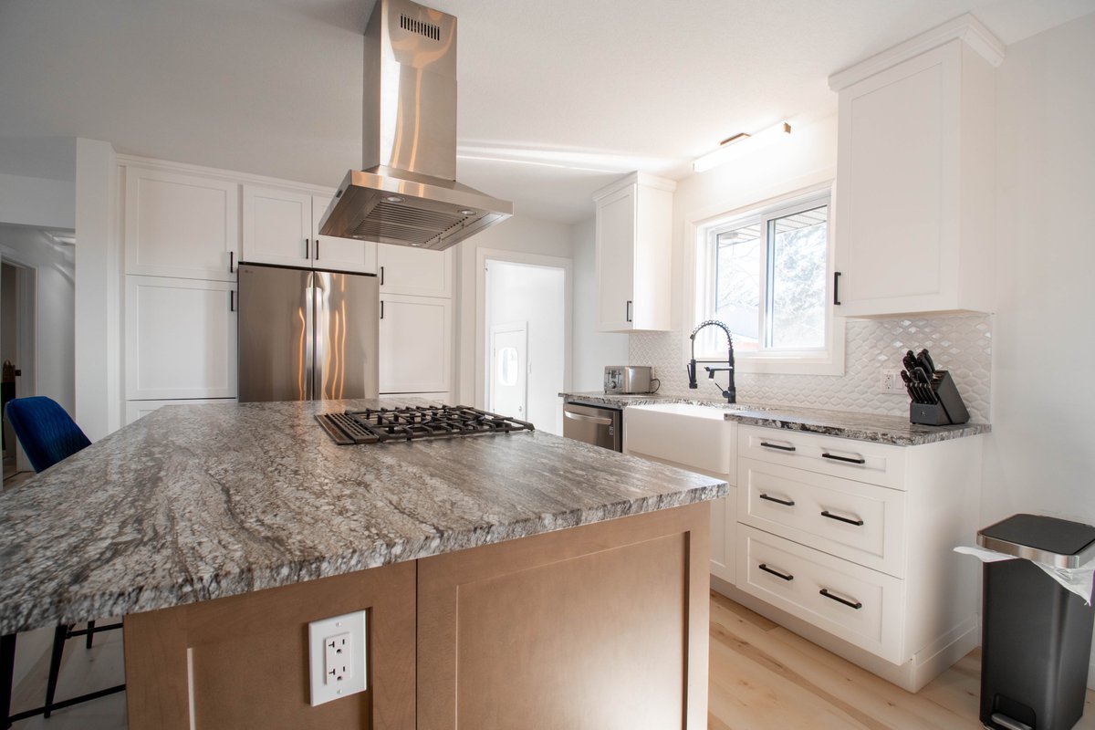 YLRETeam's tweet photo. Welcome to this beautifully renovated all-brick ranch, where style, functionality, and comfort come together seamlessly. Nestled in a sought-after neighborhood, this move-in-ready 3-bedroom, 2-bathroom gem offers a spacious and versatile layout perfect for everyday living. https://t.co/53YhKQesGz