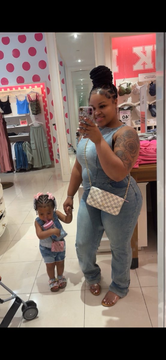 _keyerrals's tweet photo. Girl mom🎀 https://t.co/2qoGHtX0AR