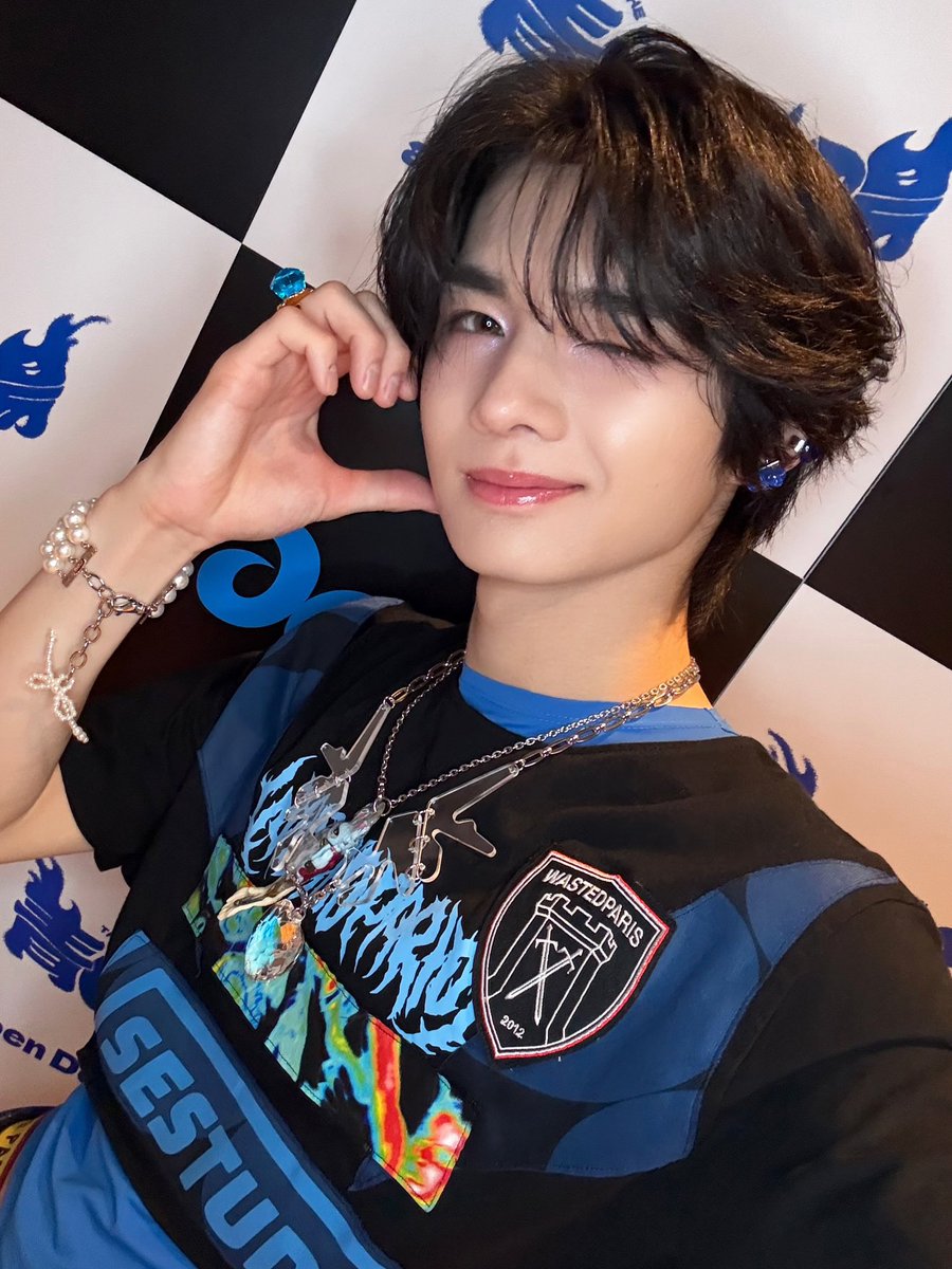 aoen_members's tweet photo. 💙 from. #ハク #HAKU ☀️
aoenのHAKUです！
メンバーが決まって、これから何が起きるんだろうとワクワクしています！
aoringの皆さんに会えると思うと、凄い楽しみです！
これからも応援よろしくお願いします！！

#aoen #アオエン https://t.co/U5UH0fN1np