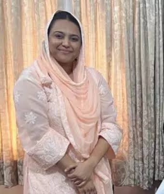 Indian crush.          Toilet Brush