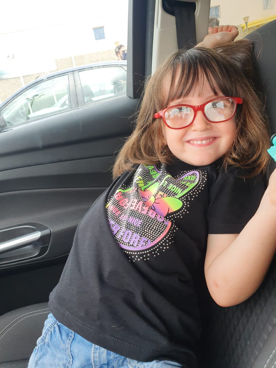 Felicidades mi vida, hoy es tu cumple, hoy tendrías que soplar 8 velas. Siempre me ha dolido que por culpa del 'bicho' (covid) no hubieras podido tener una fiesta con amigos, sin darme cuenta que no te hacía falta, eras feliz con cuatro globos y tus tetes en el comedor de casa,