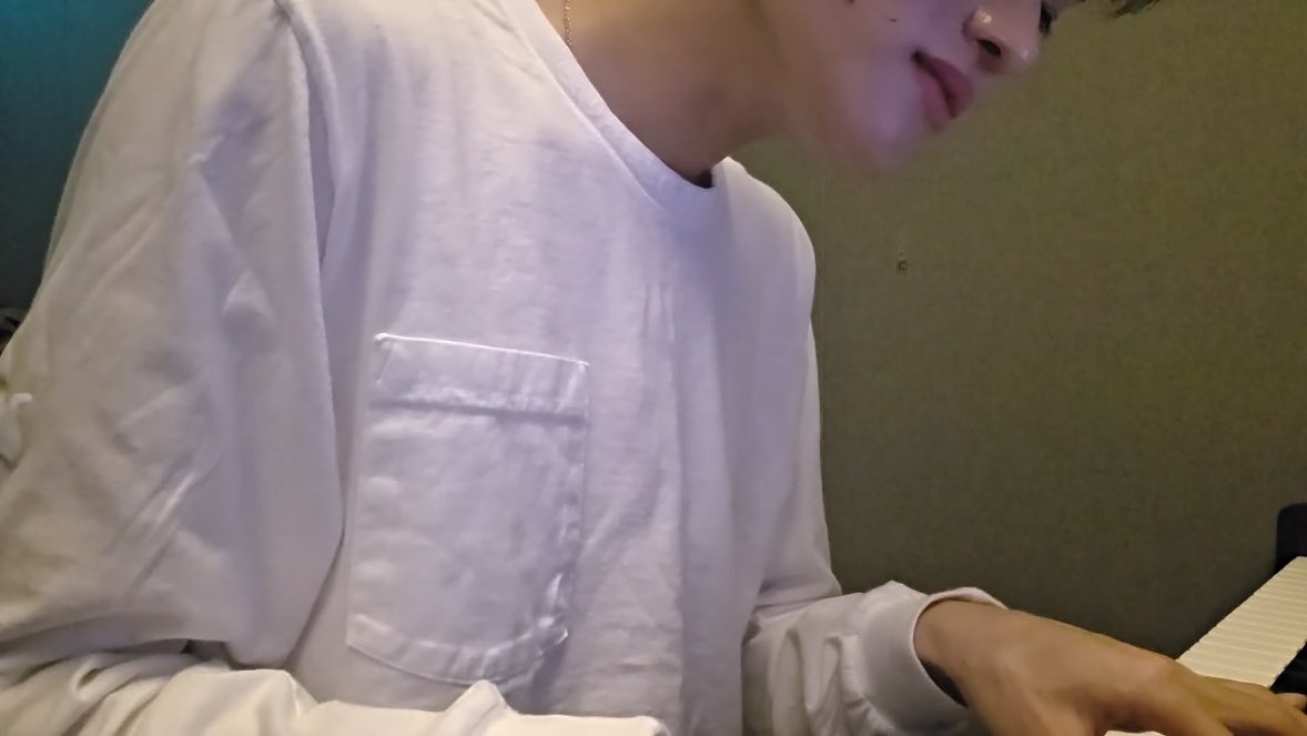 6ammmmm's tweet image. ⠀∧＿∧
(｡･ω･｡)つ━☆・*。
⊂          /         ・゜+.
しーＪ            °。+ *´¨) 
            .· ´*your voice saved me*☆´¨) ¸.·*¨)
        (¸.·´ (¸.·’* (¸.·’* (¸.·’* (¸.·’* (¸.·’* *¨)