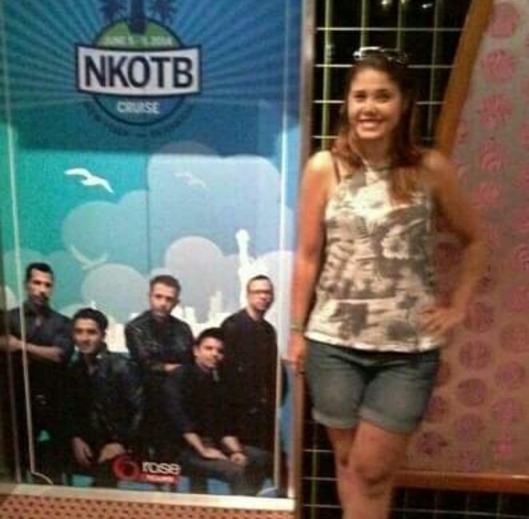 Bellarcunha's tweet image. @NKOTB My favorite memorie are the selfie I took on nkotb cruise 2014 cruise! A Dream come true #NKOTBDay ❤️🤖