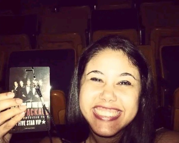 Bellarcunha's tweet image. @NKOTB My last memorie is the the package tour meet and greet credential in the TD Garden grandstand! I will never forget this! See you soon #NKOTBDay 🤖💕