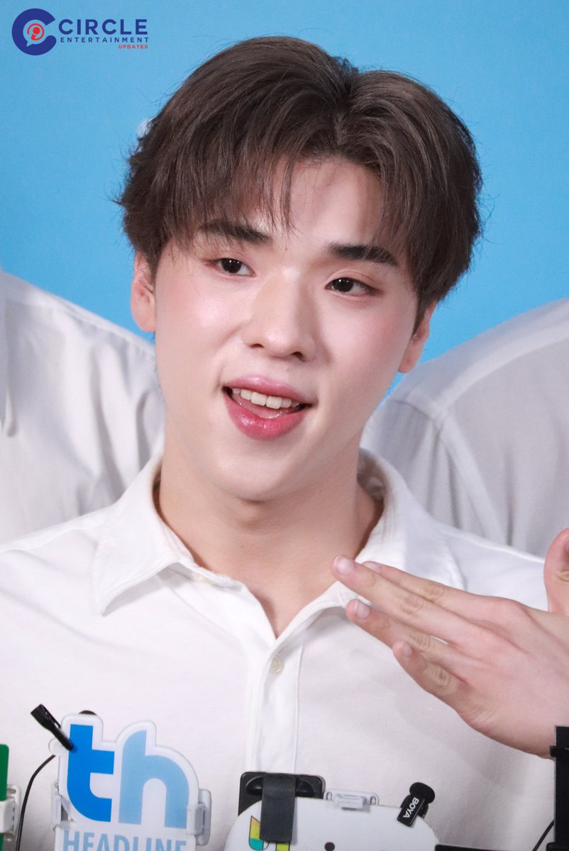 ช่วงสัมภาษณ์ “เงิน-โอ๊ต” ในงานบวงสรวงซีรีส์ Fourever You เพราะรักนำทาง Part 2 

FOR YOU FOREVER 
#WorshipFoureverYou2 
#ngernnn #oattrttt #เงินโอ๊ต