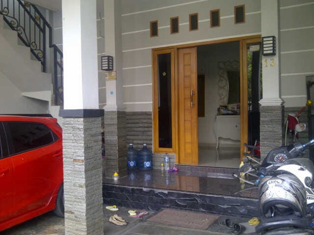 tapecool's tweet photo. Guys, dijual rumah daerah Cempaka Putih. Rumahnya juga siap kalau buat dijadiin kosan atau mau disewain.

-SHM
-LT:~111m2
-LB:~150m2
-5 kamar
-4 kamar mandi
-2 parkiran dalam
-3 lantai: lantai 3 untuk jemuran

kalau minat dan serius bisa DM gue yak https://t.co/k2tvYYcSzr