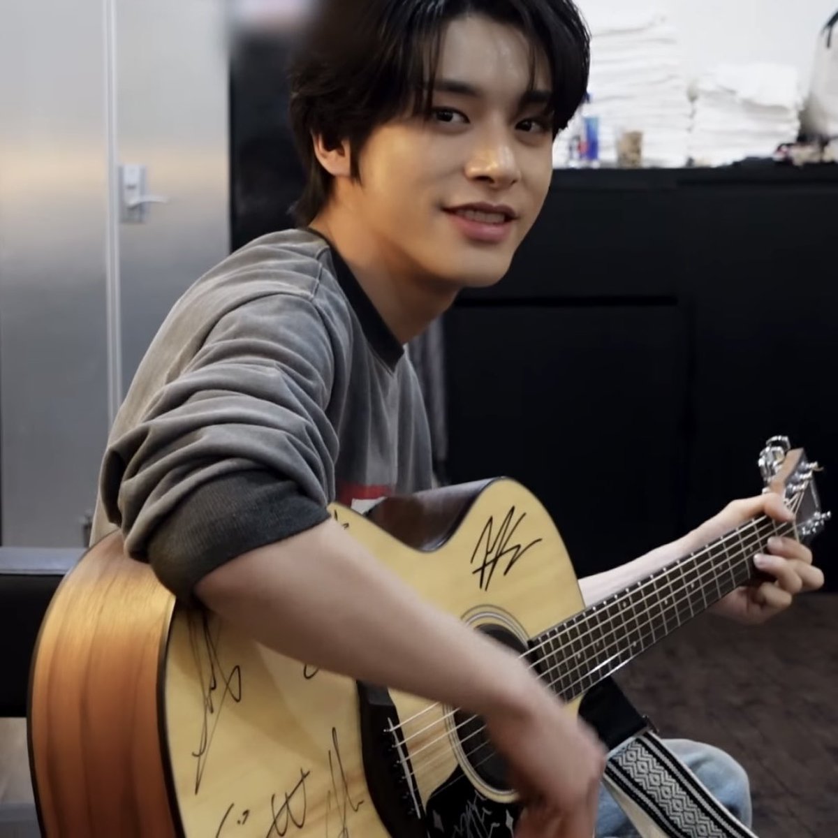 heartis_jake's tweet image. บิบี๋ตั้งใจฟังนะ เพลงนี้เค้าแต่งเพื่อเธอโดยเฉพาะเลย