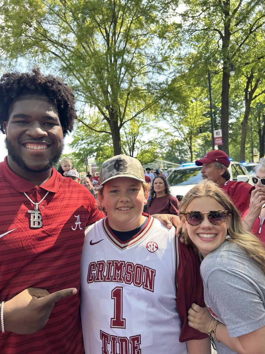 JRSII52's tweet photo. Congrats to @iamtylerbooker one of our favorite players! https://t.co/8DqVb2K1We
