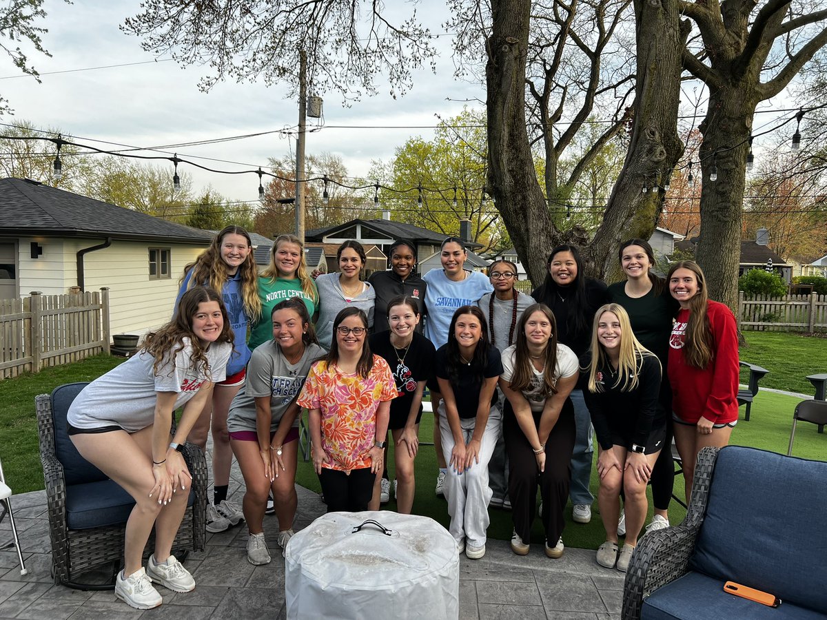 Fun night celebrating with the team in the Baxyard! Finish the school year strong, Cards!