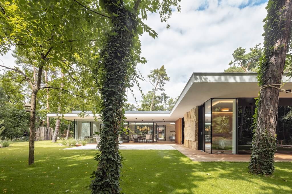 AmazingArchi's tweet image. Live like on a beautiful holiday, Lhota, North Bohemia by Atelier Kunc Architects
Read more: amazingarchitecture.com/houses/live-li…
Photography: Peter Fabo

#Bohemia
#czechreoublic

#architect
#architecture
#amazingarchitecture