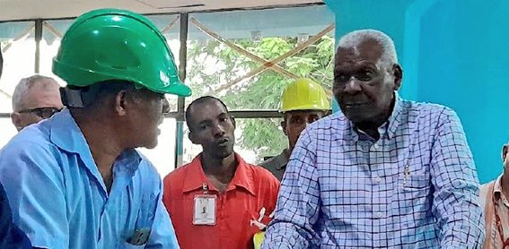 Recorrió Esteban Lazo, presidente de <a href="/AsambleaCuba/">Asamblea Nacional Cuba</a>🇨🇺, sitios de interés económico y social en la provincia de Santiago de Cuba; junto a <a href="/HomeroAcostaA/">Homero Acosta Álvarez</a>, <a href="/BeatrizJUrrutia/">Beatriz Johnson Urrutia</a>, <a href="/ManuelFalconH/">Manuel Falcón Hernández 🇨🇺</a> y <a href="/MartaHRCuba/">Marta Hernández Romero</a>