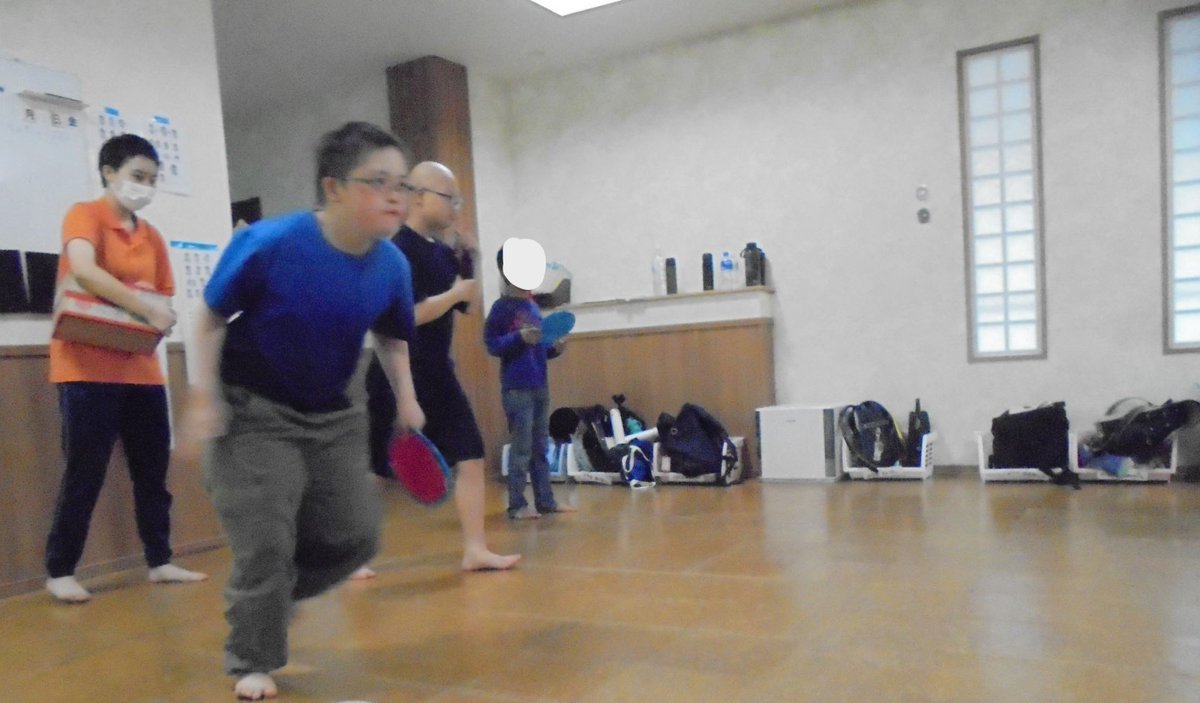 maruta215's tweet photo. 皆さん、こんにちは！
今回は「マット運びゲーム」の様子をお伝えします‼
お友達同士で競い合って1枚ずつ丁寧に運ぶことができました😃
#放課後等デイサービス
#運動
#療育
#お友達
#ゲーム
#神奈川
#横浜
#港北区
#神奈川区
#緑区 https://t.co/A3KxHsVNcC