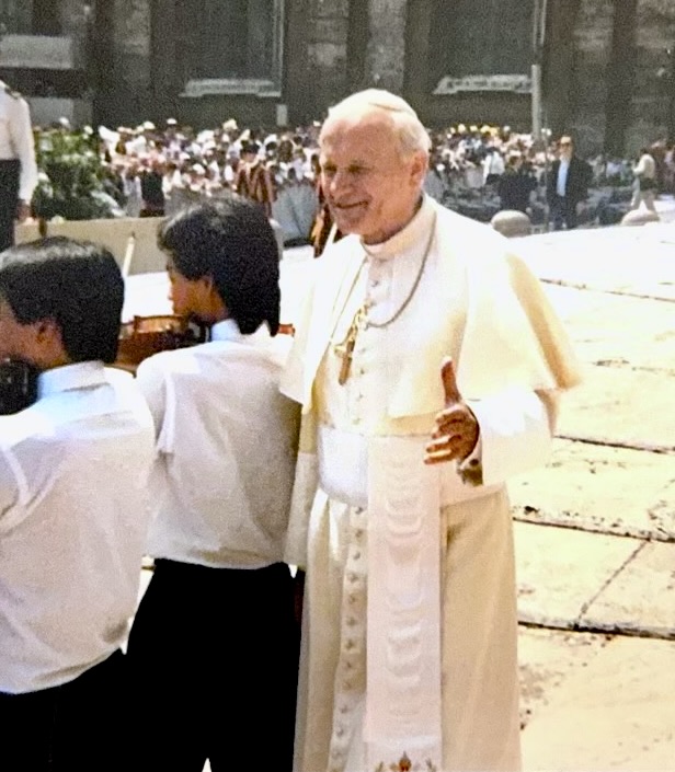 roddychong's tweet photo. #TBT Performing for Pope John Paul II as a teenager. Thx Karyn Blake Macfarlane for the memories. #TBT #PopeJohnPaulII #JP2 #VaticanCity #TheVatican #MyYoungerSelf #VaticanMemories #PopeJohnPaulII #StJohnPaulTheGreat #PerformingForThePope https://t.co/Dc81kDGUxP