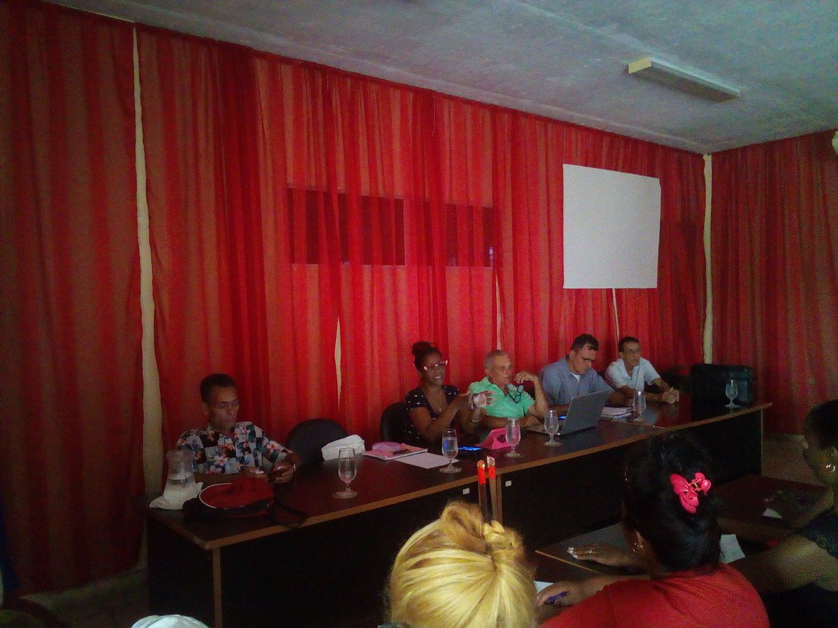 Fidelfi3's tweet photo. Seminario Municipal de Capacitación en Ciego de Ávila, para garantizar el Registro Previo del Censo de Población y Viviendas 2025
#RegistroPrevio 
#CPV2025 👥🏠en #CiegodeAvil @CubaONEI 
#LatirAvileño
#capitalLate 
@ONEImpioCiego
@AvilaOnei https://t.co/vLFtYgJ6yg