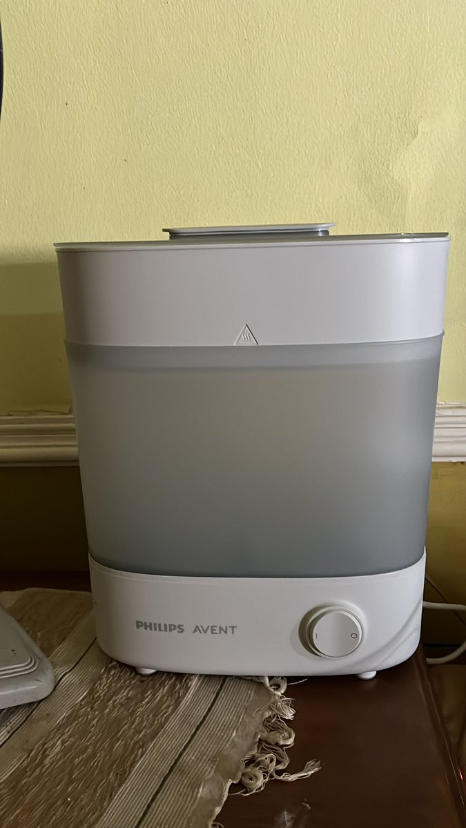 nikenfara's tweet photo. Halo ada yg berminat beli sterilizer philips avent ? Dijual karna udh gapernah dipake lagi, baru dibuka maret 2025 lalu dan digunakan beberapa kali aja. Masi lengkap sama boxnya #philipsavent #sterilizer #philipsaventsterilizer https://t.co/Gdl4KBKqEn