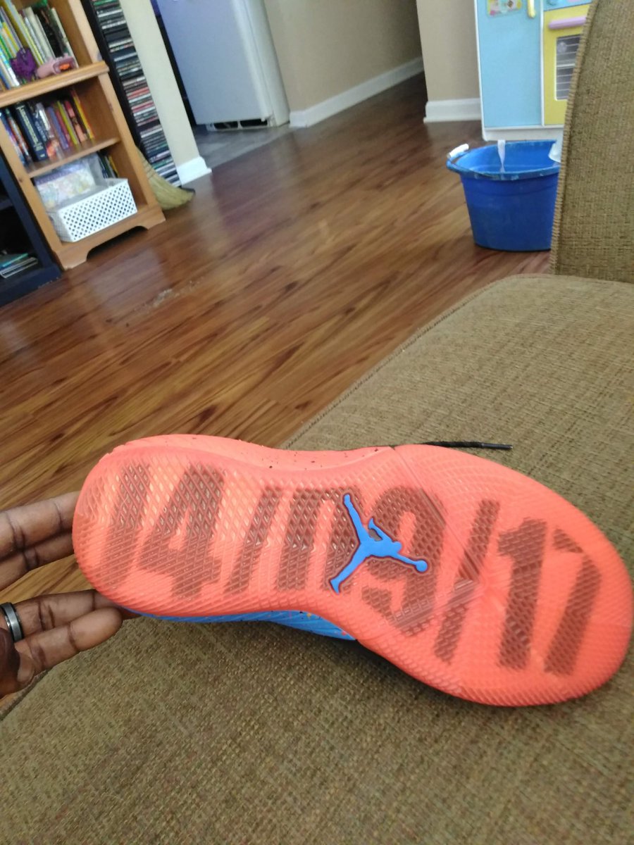 G8mingwithT's tweet photo. @TheWestWolfPod Dude I had the triple double ones when I was younger, the orange and blue okc lookin ones and lokey wanna buy some more but they cost sooo much https://t.co/VRl5CouOxJ