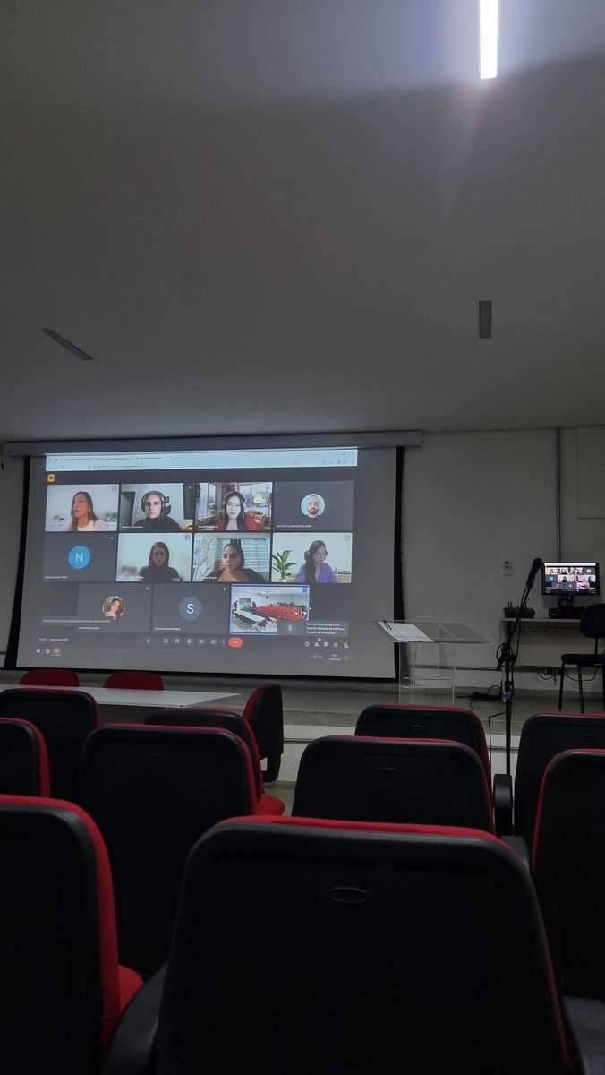 kamaraozito's tweet image. hoje é o dia Internacional das Meninas nas TIC !! participei de uma palestra na faculdade com ex-alunas daqui do IFSP e foi incrível, o #elasTech. conheci histórias inspiradoras e saí com ainda mais mulheres na minha coleção de referências. amei fazer parte desse momento 👩‍💻❤️