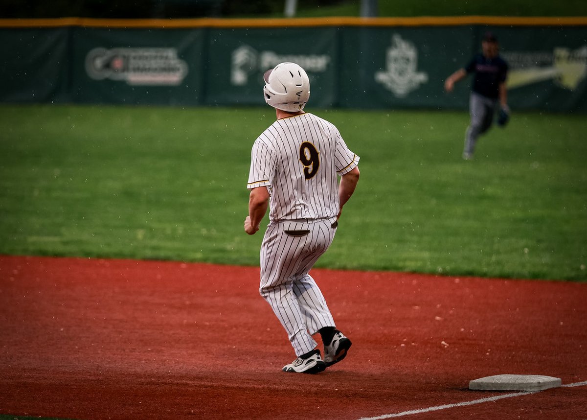 Roger Bacon Baseball tweet media