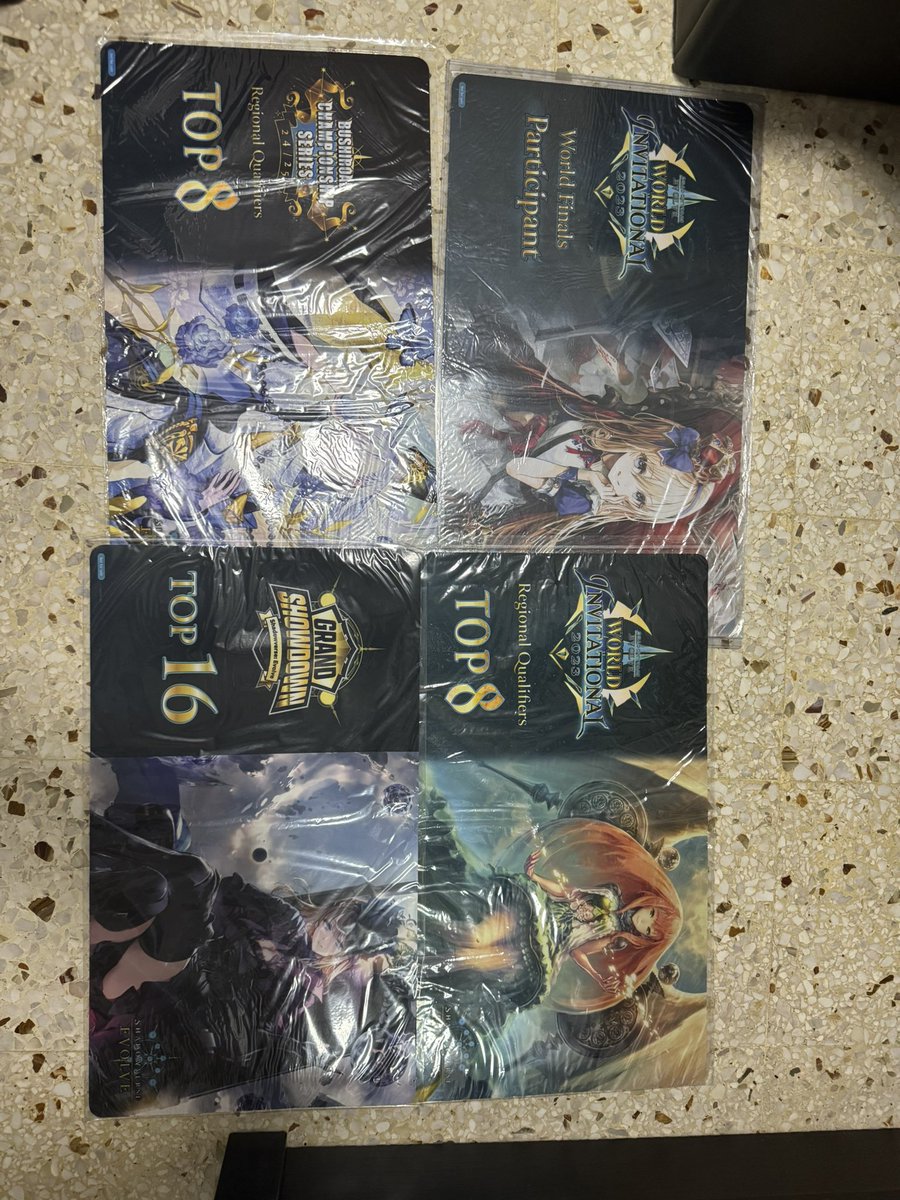 tlojace's tweet photo. 明日、以下のプレイマットと共に日本に到着します。

アリス

ギルネリーゼ

クオン

ガブリエル

公式プレイマット！

東京・秋葉原で直接お会いしましょう。

ご興味のある方は、ぜひフォローしてメッセージをお送りください。

#シャドウバースエボルヴ

#シャドウバース

#アリス https://t.co/bRrzh8IDyJ