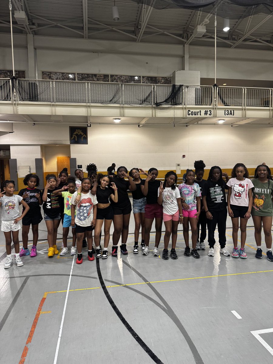 #BEGREAT workout tonight with our Middle Schoolers 
#FUTURELADYWARRIORS