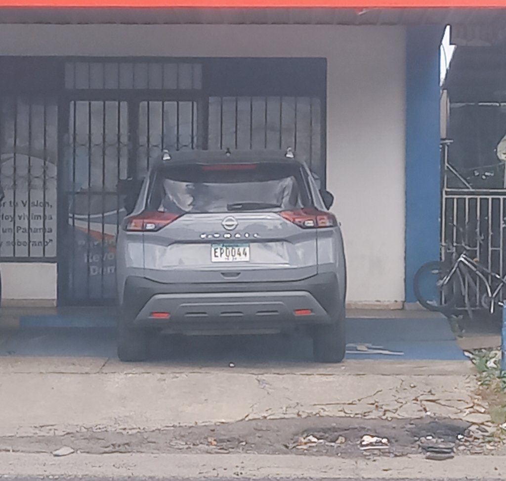 DENUNCIA: iba a pedir una información a siacap hoy, estoy golpeada en la pierna y no me pude estacionar porque ese auto de una funcionaria de <a href="/ProcuadmonPma/">Procuraduría de la Admon.🇵🇦</a> Veraguas ocupaba el estacionamiento para discapacitados. Que falta de empatia, intente regresar y no logré estacionarme.