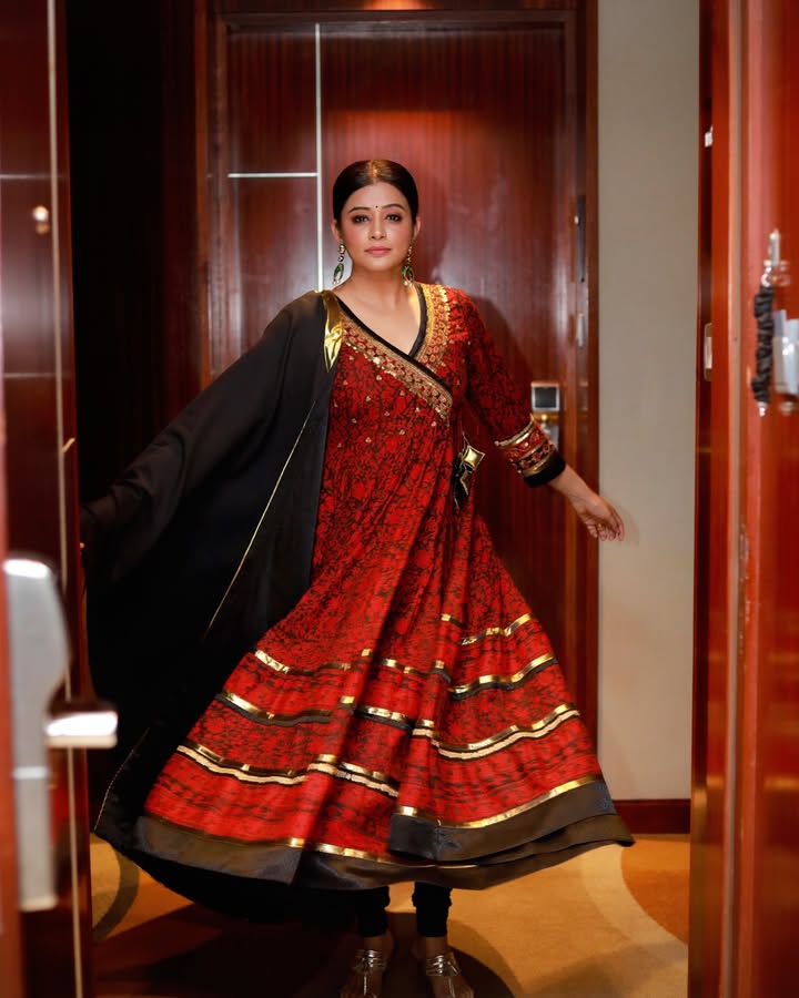 viralvideos16's tweet photo. 🎯 #PriyaManiThread

#PriyaMani https://t.co/7c2KS4UGV2