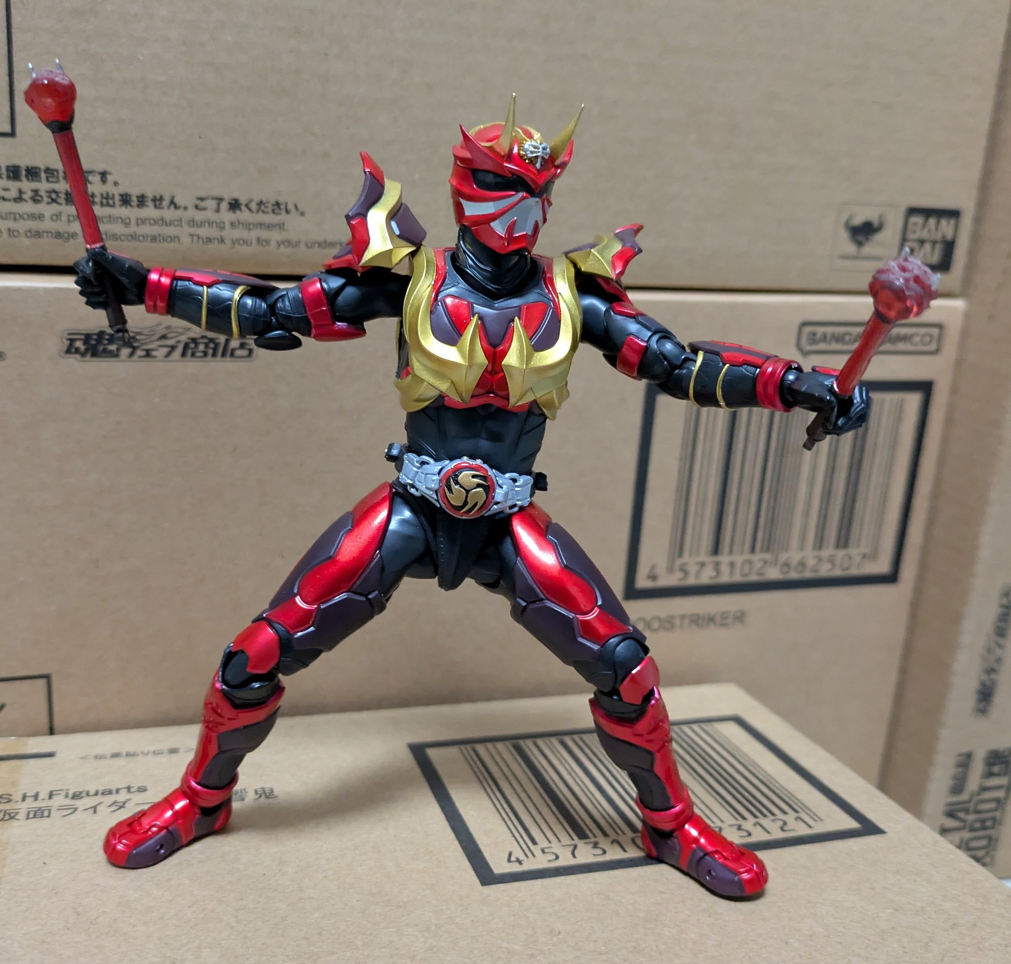 S.H.Figuarts仮面ライダーパラドクス パーフェクトノックアウトゲーマ Amazon.co.jp: S.H.フィギュアーツ 仮面ライダーパラドクス
