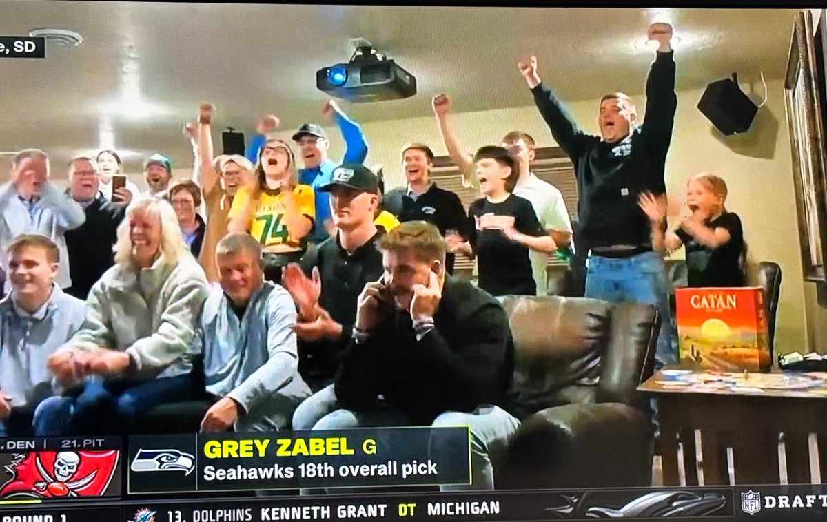 darrenrovell's tweet photo. $84,000: Equivalent ad exposure for the board game Settlers of Catan, which was in the screen at Grey Zabel’s Draft Party, according to @ApexMarketing. https://t.co/K6mHai4p3J