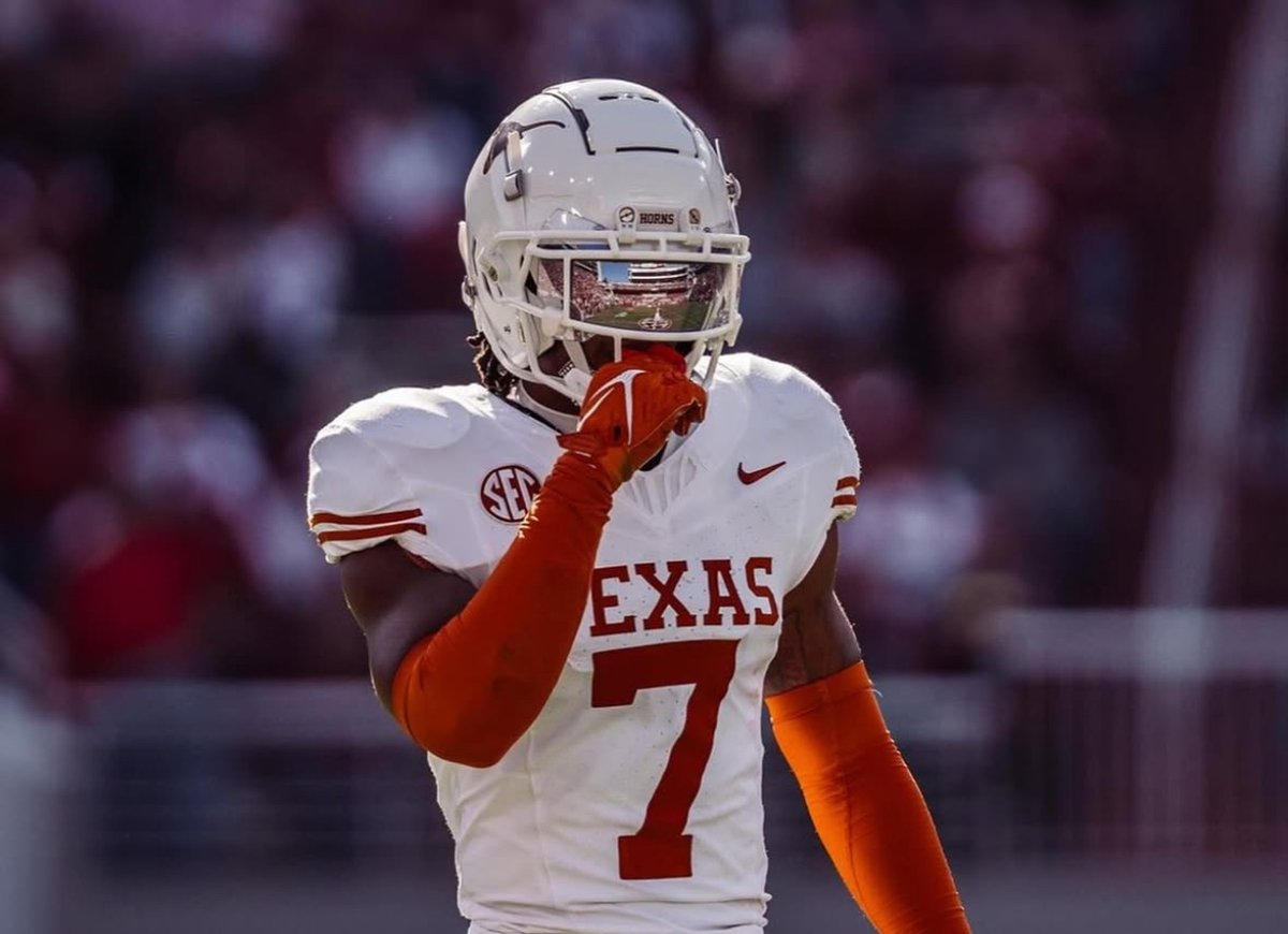 NFL_DovKleiman's tweet photo. 𝗣𝗶𝗰𝗸 𝗜𝘀 𝗜𝗻: The Broncos select Jahdae Barron with the 20th overall pick in the 2025 NFL Draft. https://t.co/mLxgUG0Miy