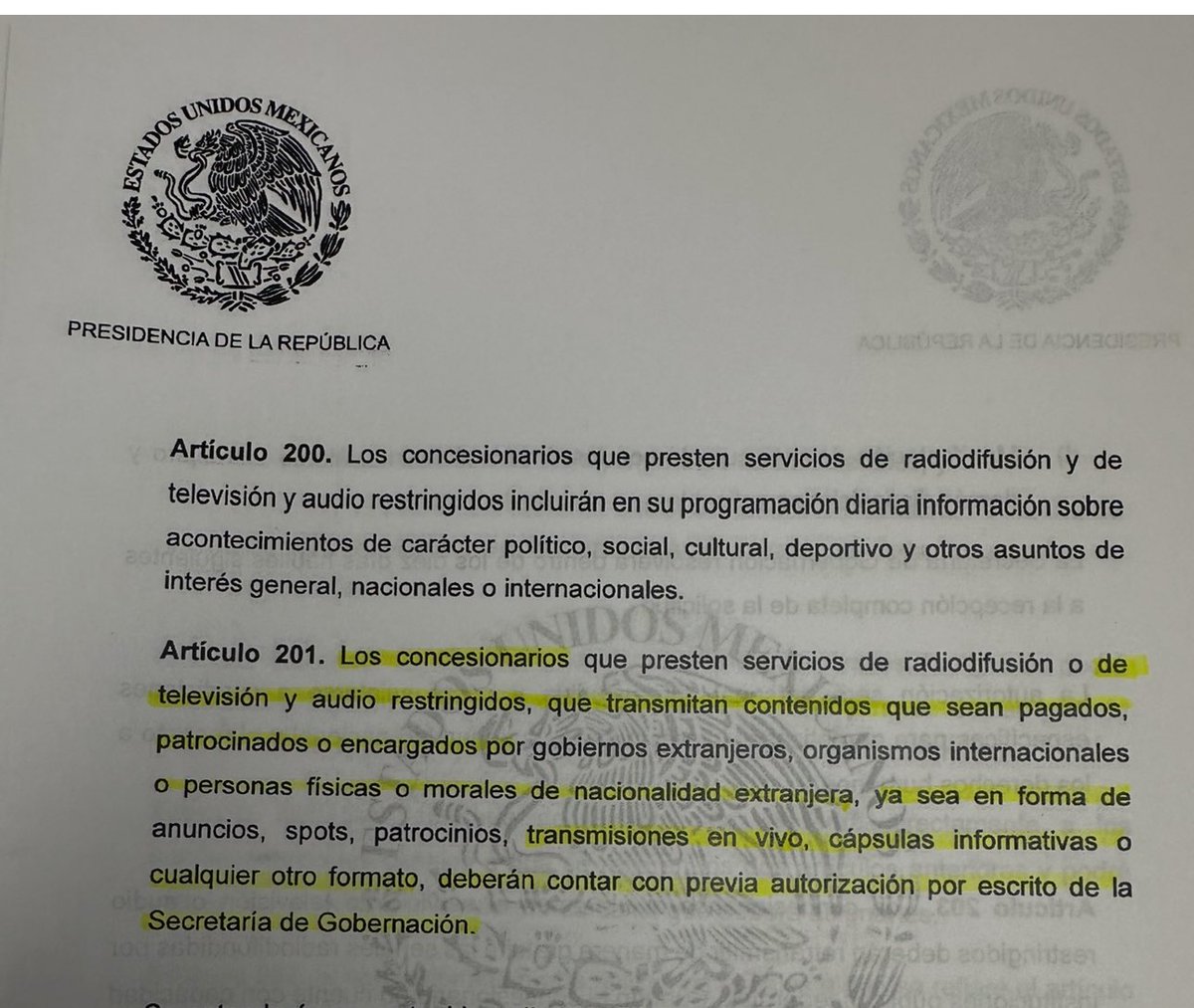 Pues es hermoso que digan que no son conservadores, pero nos quieren regresar al viejo PRI, ese que te decía que puedes o no ver. Con esta  #LeyCensura a disfrutar lo votado.