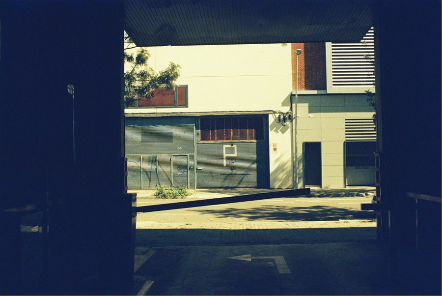 champcamera's tweet photo. #dubblefilm #APOLLO200 by #みすずが丘 店(#あざみ野)
#revolog によって手作業で着色された #エフェクトフィルム。
ブルーからイエローがかった色合いが加わり撮影条件などによって毎回異なった写りが楽しめます。
#フィルム #カラーネガ #江田 #市ヶ尾 #田園都市線
https://t.co/JsOboUTbpF https://t.co/kgME27J5y7