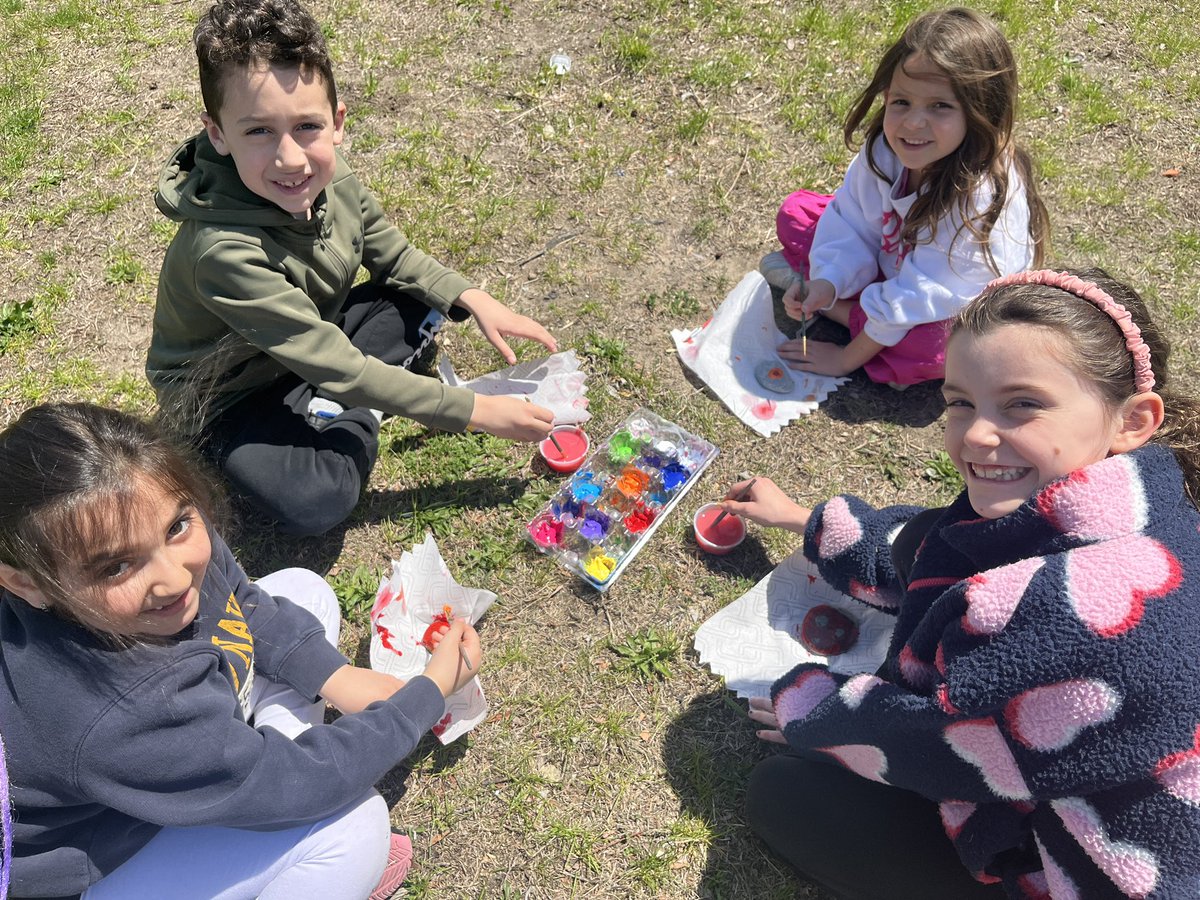 MissRinck's tweet photo. Such a fun earth day 🌎 Enjoying the sunshine and painting rocks for our 9E rock garden 🪴☀️🌻 @School9E @MissRugolo https://t.co/3vTJ9AFIzO