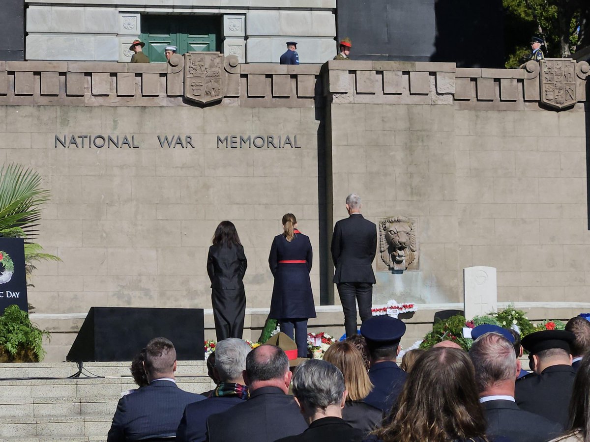 Honouring the fallen with respect and remembrance — laying a wreath at the Wellington Cenotaph and Pukeahu National War Memorial today.

#ANZACDay #LestWeForget #WellingtonCitizensWarMemorial #WellingtonCenotaph #Pukeahu
