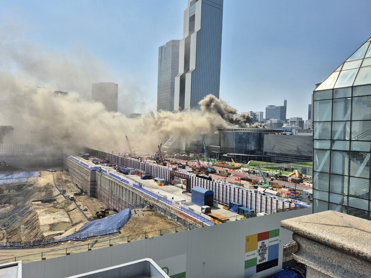 LEMIN79's tweet image. 받))

현시간 코엑스 바이킹스 워프 화재라네여