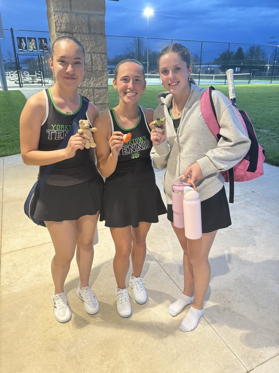 Yorktown Tennis (@yhsgirlstennis) on Twitter photo 