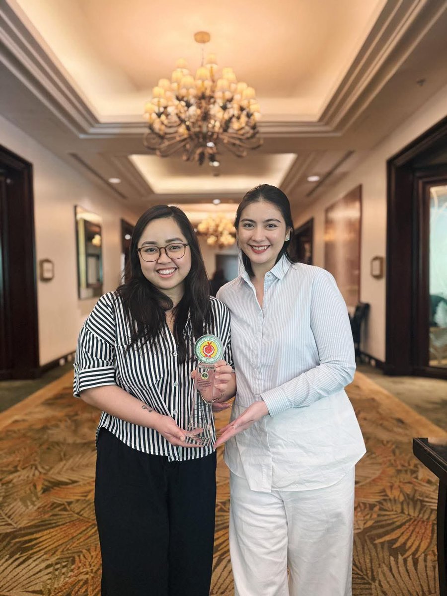 CHH_Nephrology's tweet photo. Congratulations to our fellows Dr Mary Ann Espina and Dr Antonello Go for placing 1st runner up in the Philippine Society Of Nephrology Annual Convention Quizbowl 🌟 https://t.co/djmxLIThyj